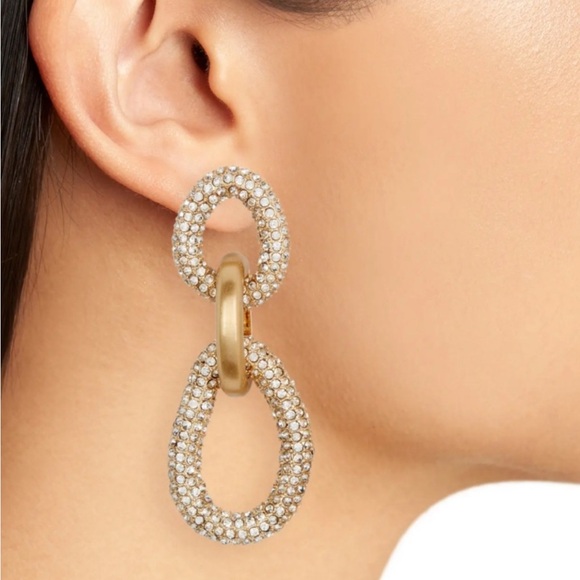 CULT GAIA
Reyes Crystal-Embellished Chain Drop Earrings - Picture 3 of 10